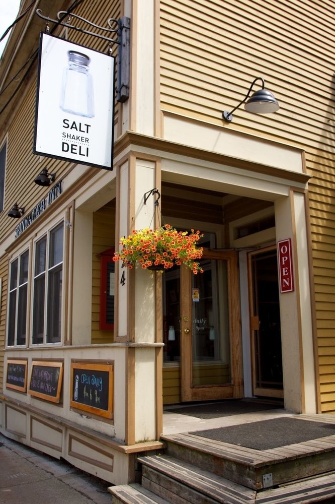 Salt Shaker Deli & Inn Lunenburg Extérieur photo