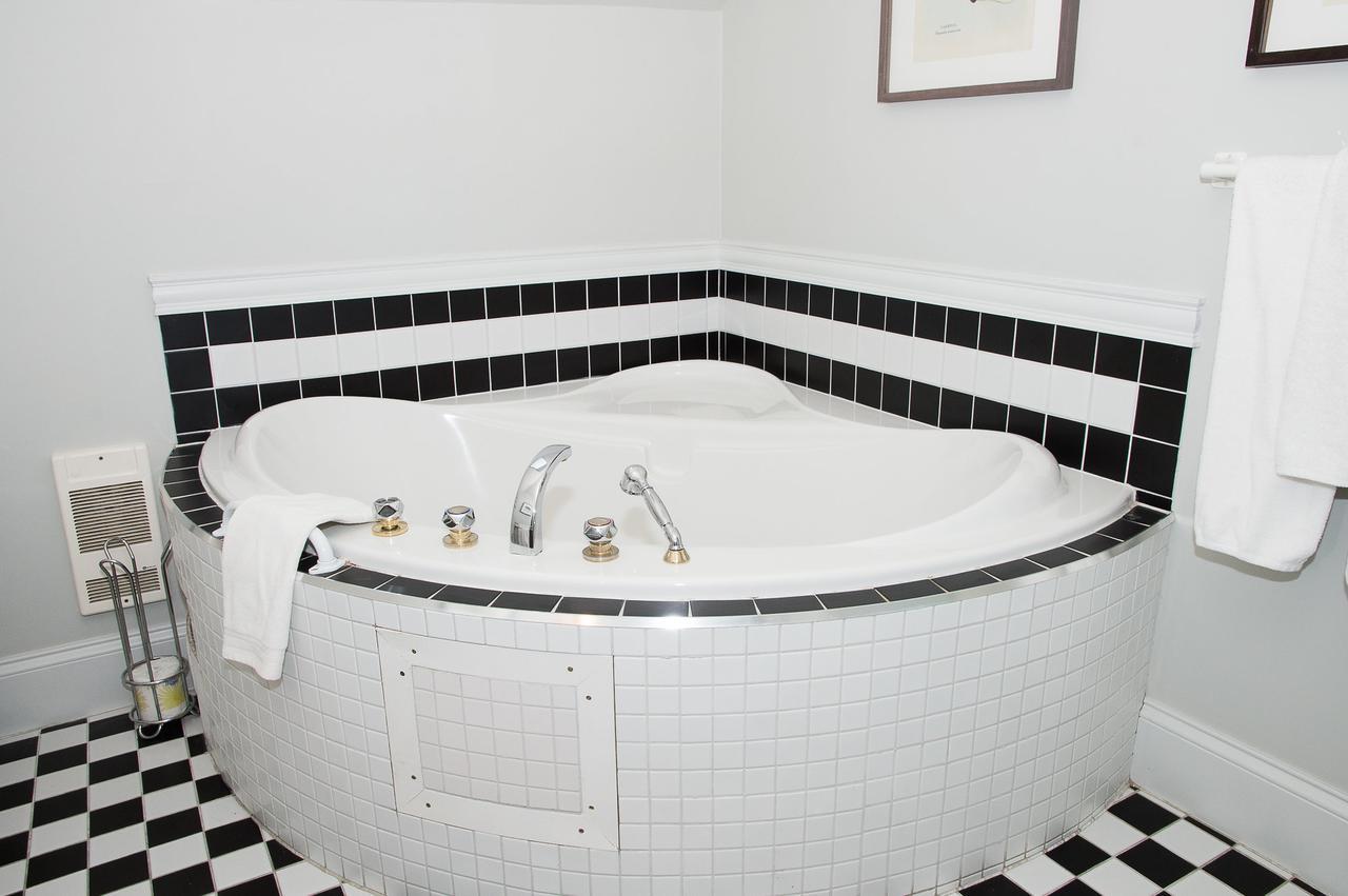 Salt Shaker Deli & Inn Lunenburg Chambre photo